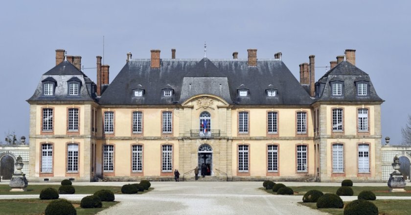 CHÂTEAU DE LA MOTTE TILLY